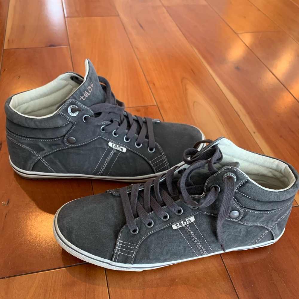 Taos Gray Women’s Sneakers